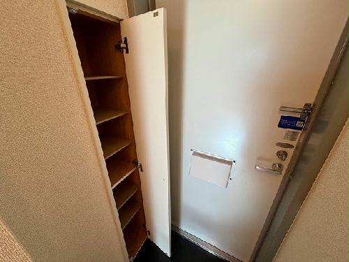 玄関　設備・仕様は号室により異なる為、現状を優先いたします。