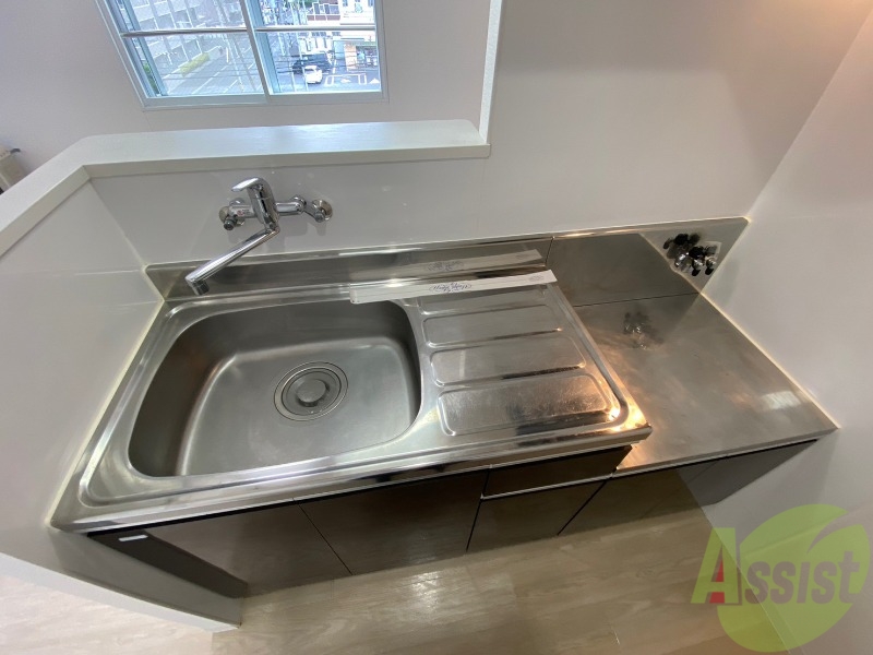 キッチン　キッチンです。ご自身でコンロを設置していただけます。