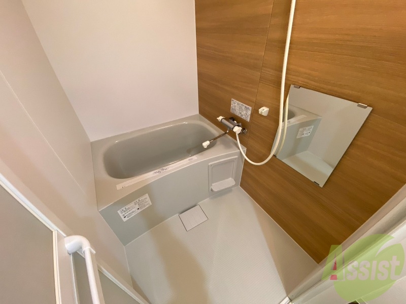 バス・シャワールーム　お風呂になります。一日の疲れを癒してくださいね。