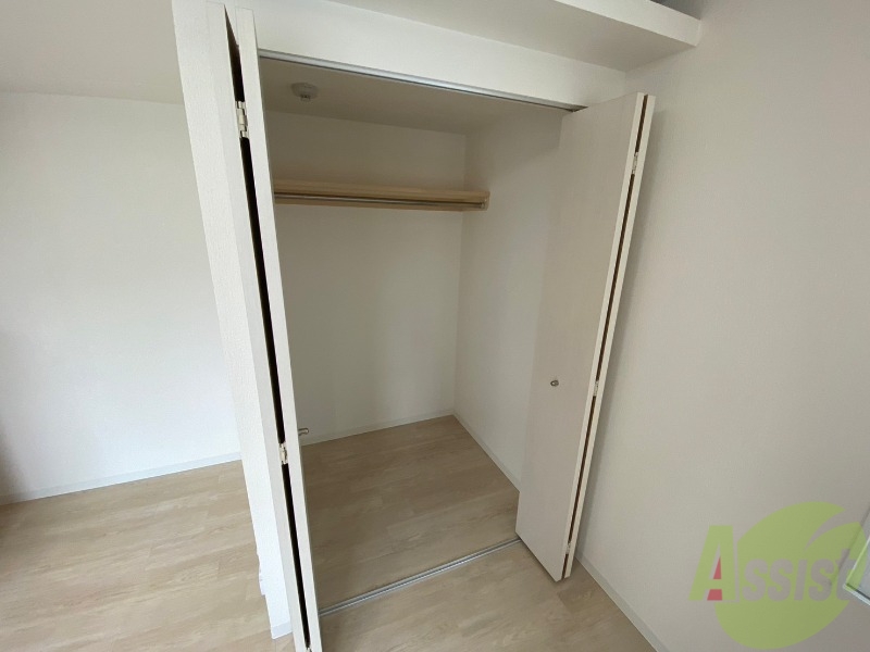 収納　寝室の収納です。部屋がすっきり片付きます。