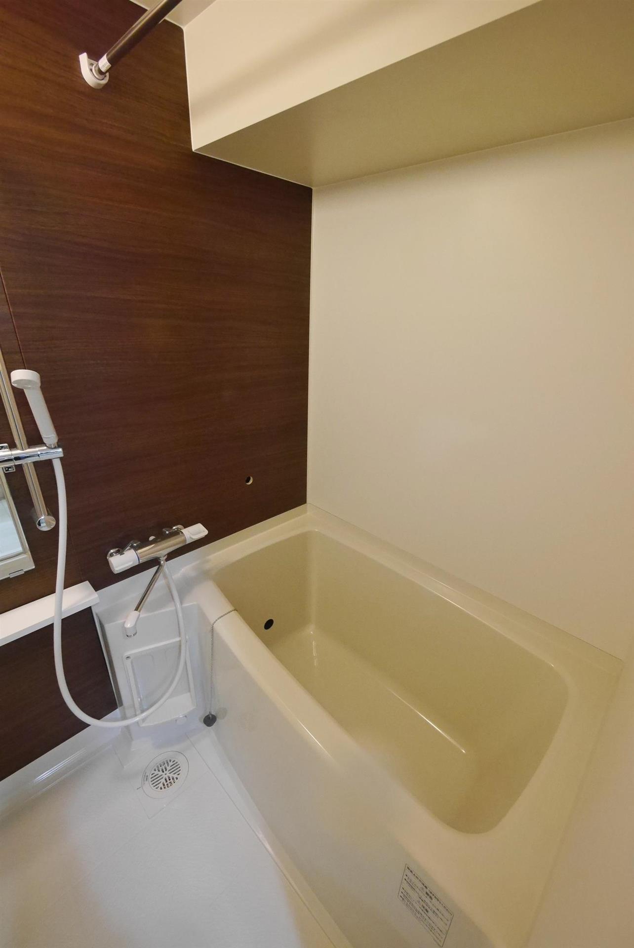 バス・シャワールーム　同タイプのモデルルームの写真です。