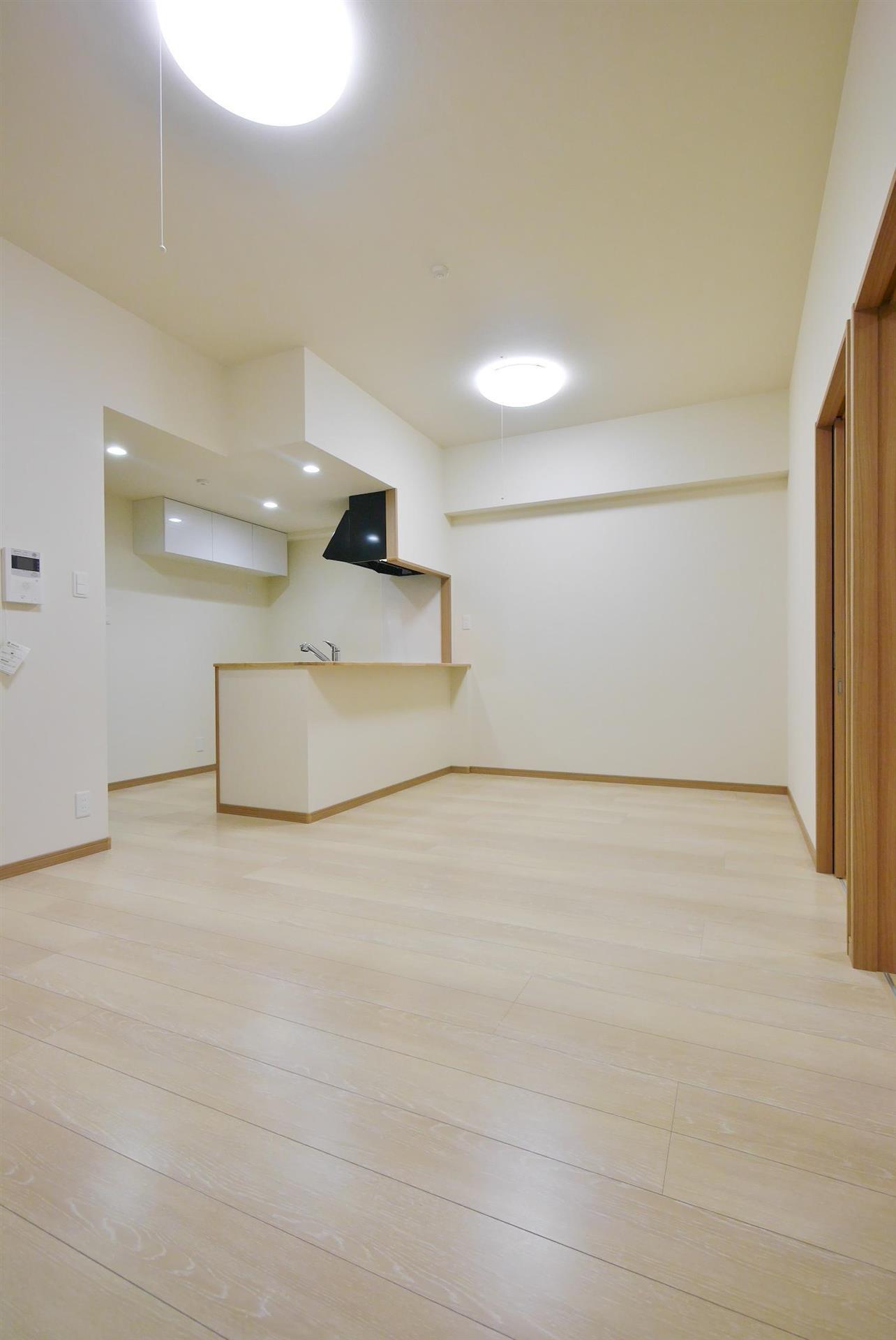 居室・リビング　同タイプのモデルルームの写真です。