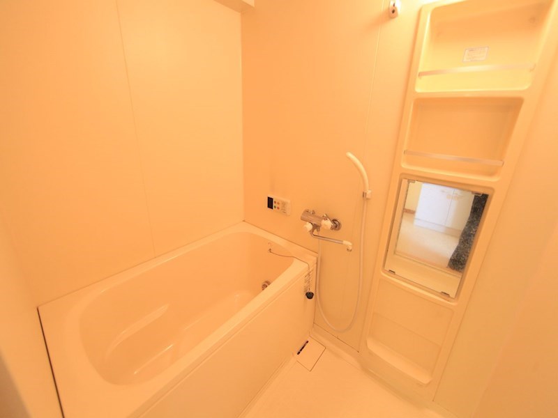 バス・シャワールーム　追い焚き・オートバス機能付お風呂