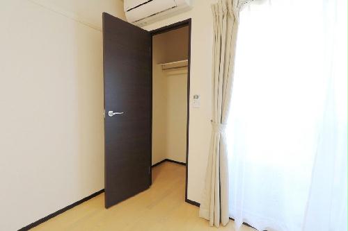 収納　大型ウォークインクローゼットを完備しており女性でも収納は安心