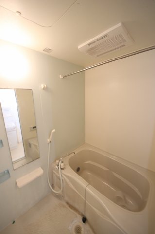 バス・シャワールーム　ゆったり過ごせるお風呂です