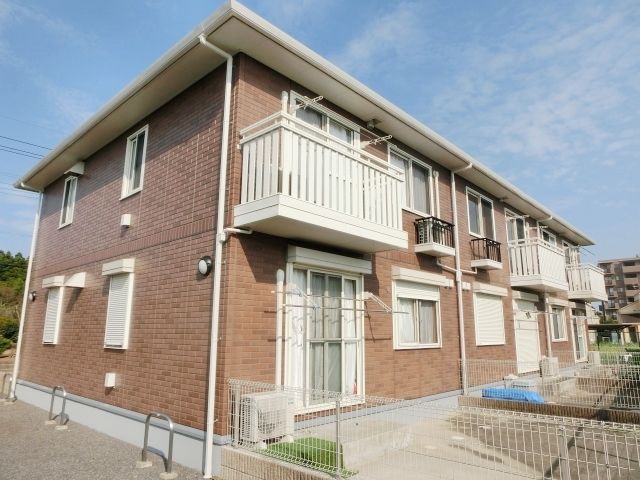 建物外観　2006年築のまだまだキレイなお部屋♪