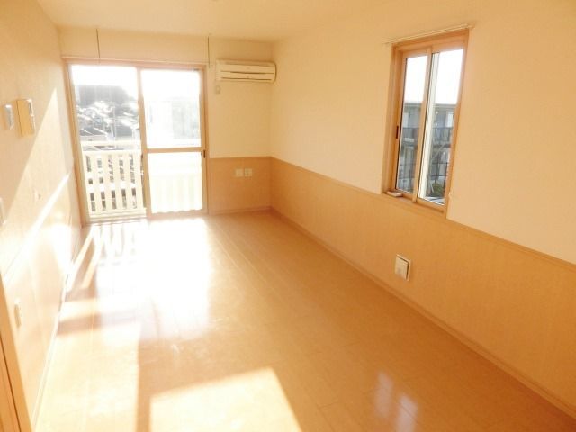 居室・リビング　2面採光の明るいリビング！