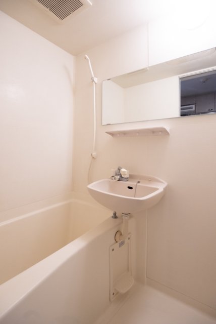 バス・シャワールーム　お風呂で日々の疲れを落としましょう