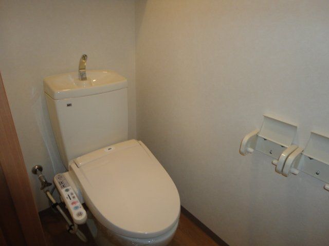 トイレ　落ち着いたトイレです