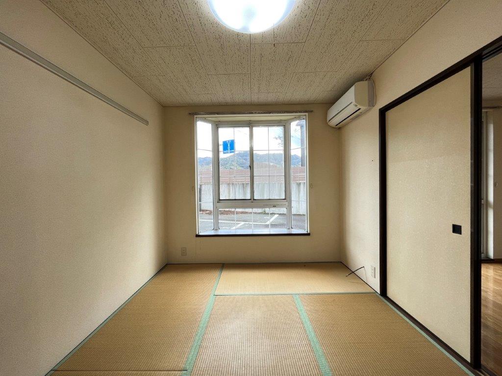 CENTURYイセキの居間写真