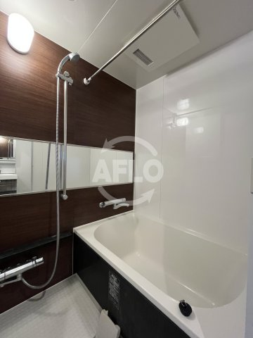 バス・シャワールーム　アンフェニXV江坂レジデンス　浴室