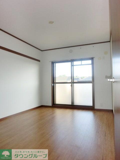 居室・リビング　収納がある洋室