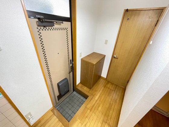 玄関　※別部屋の写真です