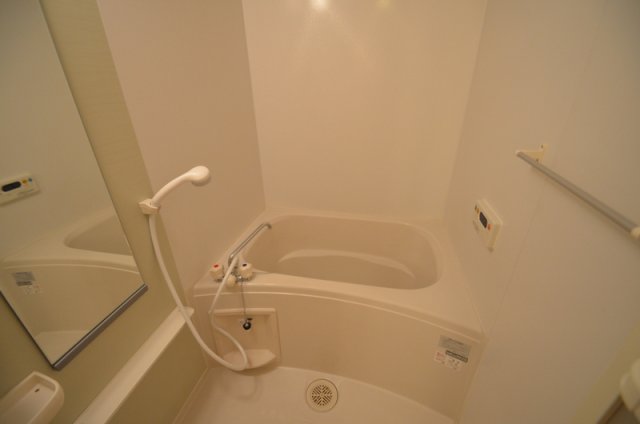 バス・シャワールーム　追い焚き機能付き