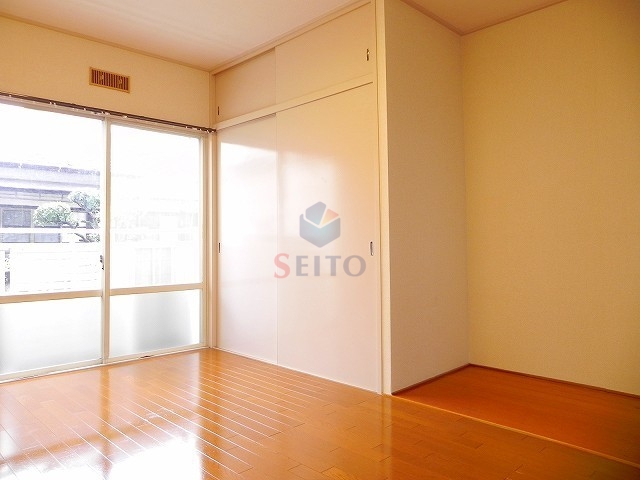 居室・リビング　収納広めです