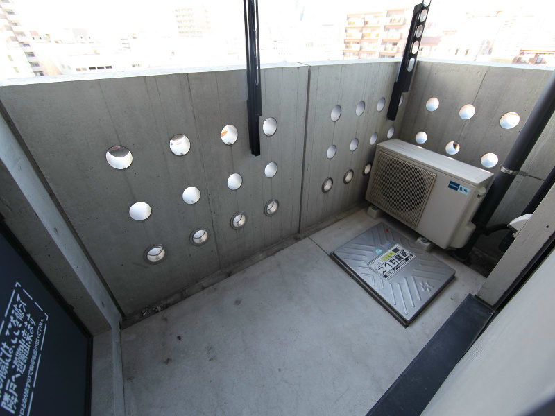 バルコニー　バルコニー　洗濯物が干せます