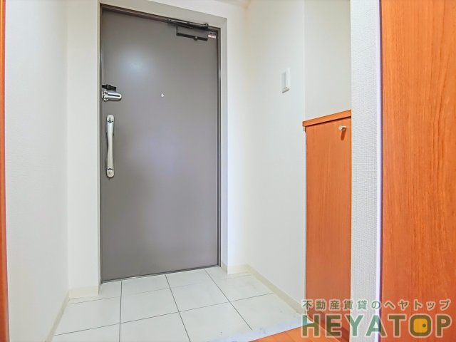 玄関　シューズボックス付き玄関（同仕様写真）