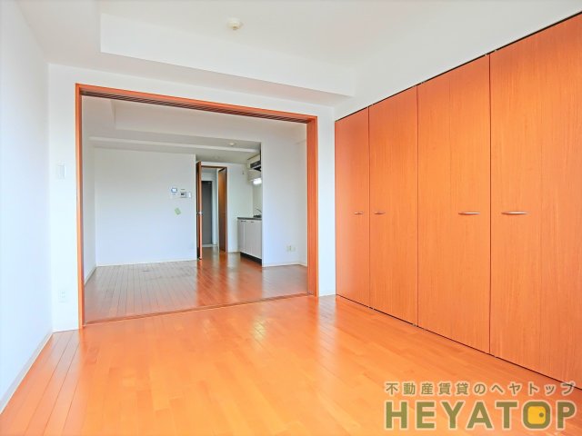 居室・リビング　ＬＤＫ８.５帖と洋室４.５帖（同仕様写真）