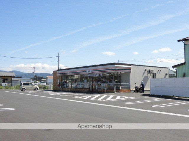 コンビニ　セブンイレブン（コンビニ）まで536m