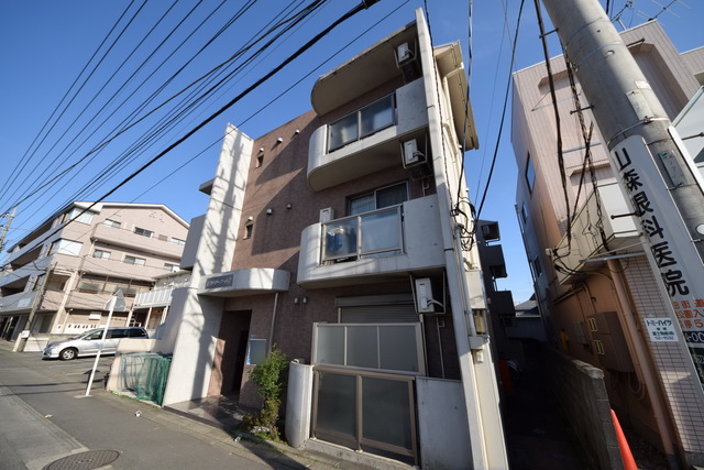 建物外観　～駅まで徒歩圏内です～
