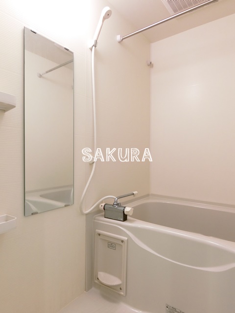 バス・シャワールーム　雨の日でも安心の浴室乾燥機付きです♪