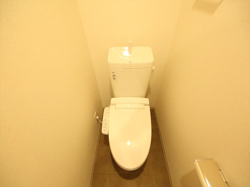 トイレ　温水洗浄暖房便座付トイレ　同仕様写真