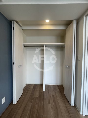 収納　プレサンス新大阪ジェイズ　クローゼット