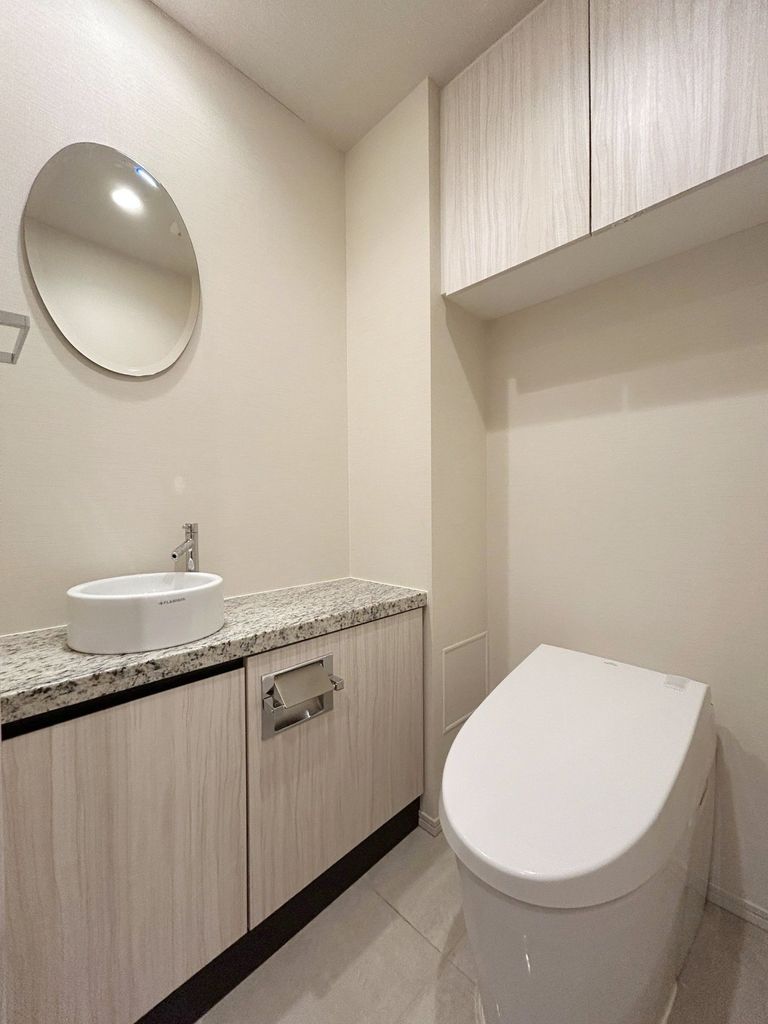 トイレ　手洗いカウンターございます