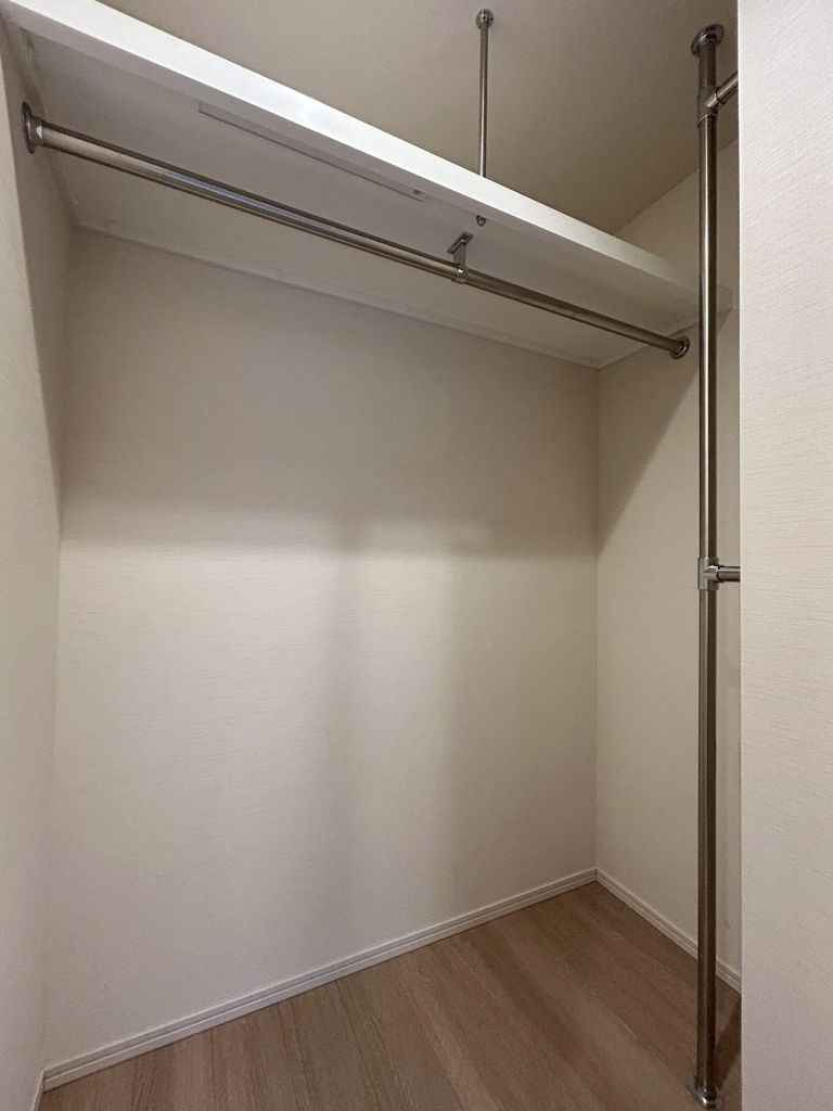 収納　洋室7帖のウォークインクローゼット