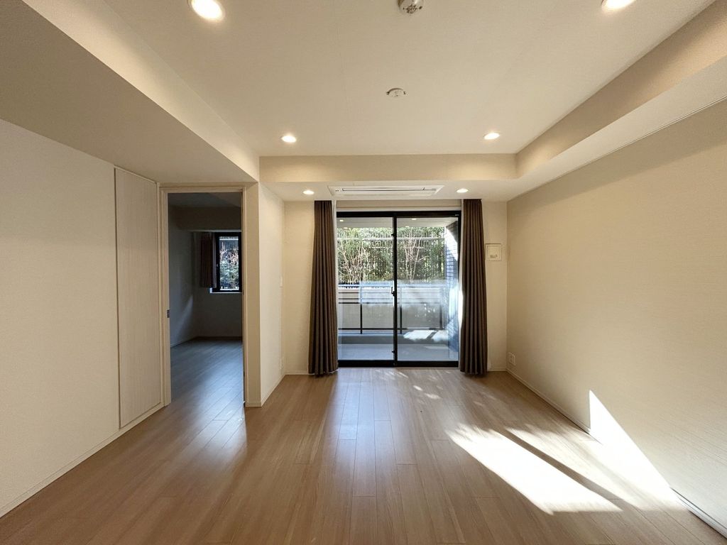 居室・リビング　約11.1帖のリビングダイニング