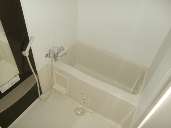 バス・シャワールーム　※別部屋の写真です