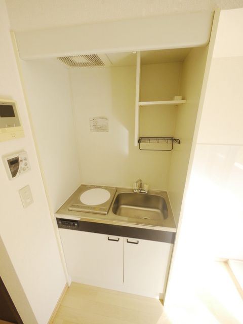 キッチン　★コンパクトなキッチンはお掃除がしやすいですね★