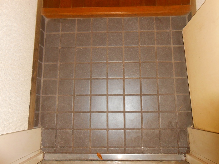 玄関　反転写真です