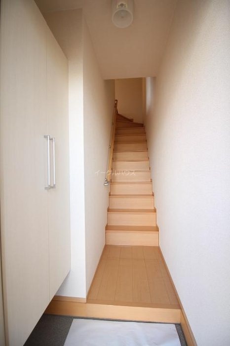 玄関　別部屋写真使用