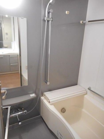 バス・シャワールーム　※反転した別号室参考写真 　現状優先