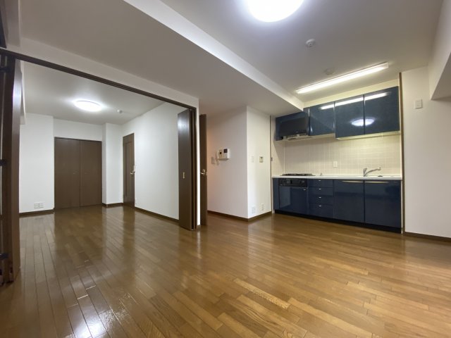 居室・リビング　リーガル南船場　明るい室内