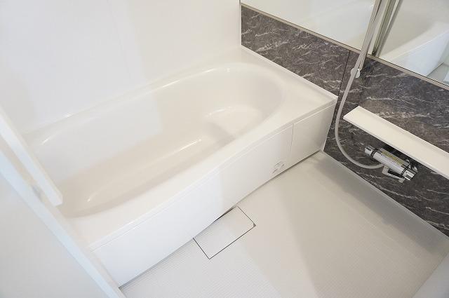 バス・シャワールーム　浴室