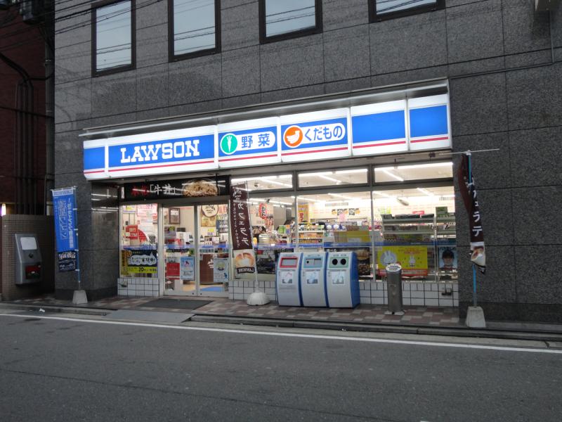 コンビニ　ローソン 博多駅西店（コンビニ）まで585m