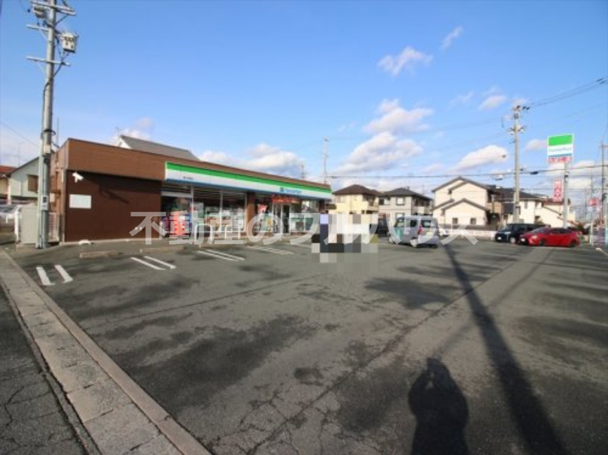 コンビニ　ファミリーマート 豊川寿通店（コンビニ）まで289m