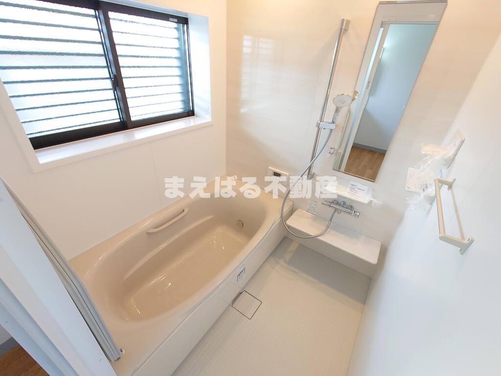 バス・シャワールーム　ゆったりしたバスルームです