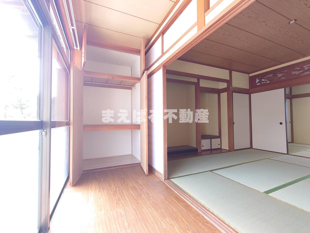 収納　1階、陽当たりの良い縁側