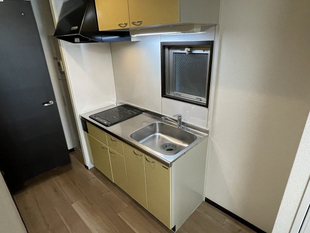 キッチン　コンパクトなキッチンで掃除もラクラク