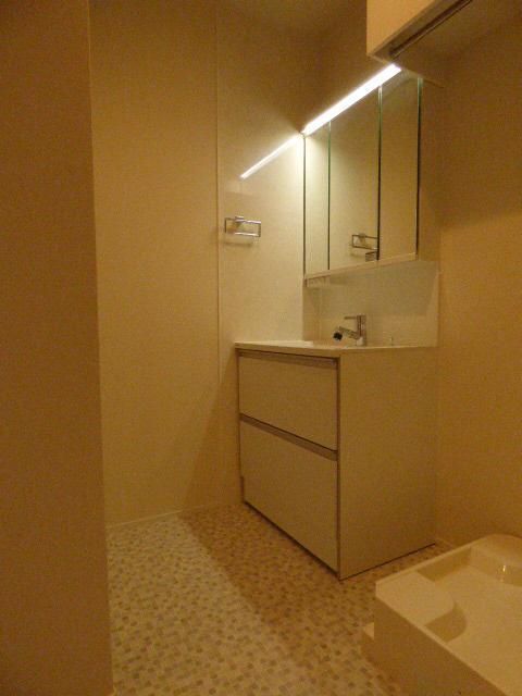 洗面設備　独立洗面台です