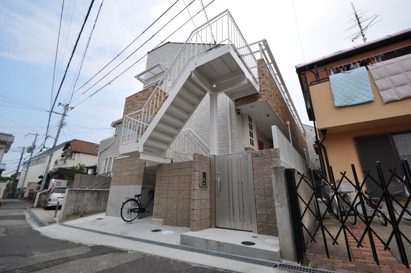 建物外観　おしゃれできれいな外観は毎日の帰宅が楽しくなりそうです。