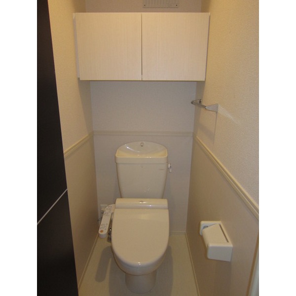 トイレ　ウォシュレット付き