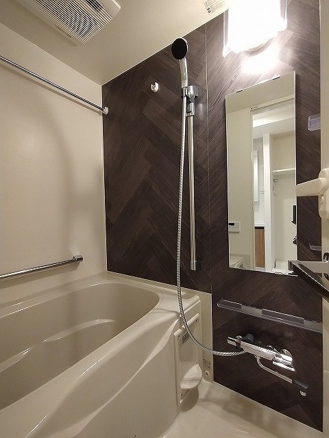 バス・シャワールーム　バスルーム