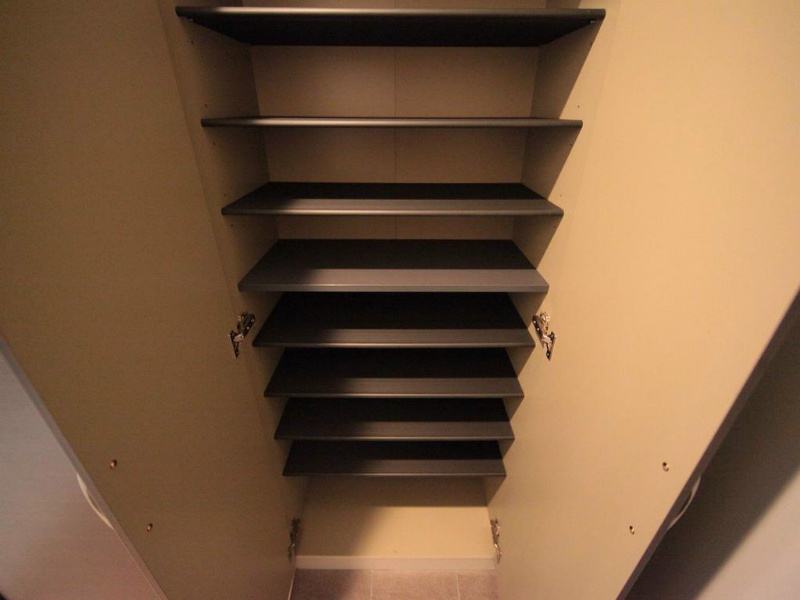 玄関　玄関　シューズボックス付（収納充実してます）