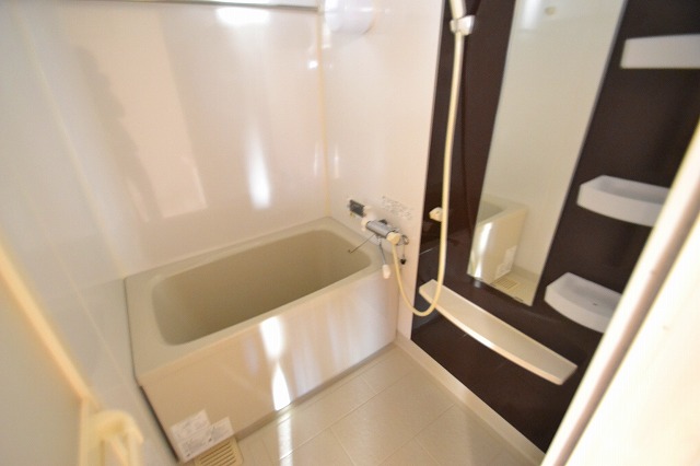 バス・シャワールーム　☆オシャレな浴室　ゆったり過ごせます☆