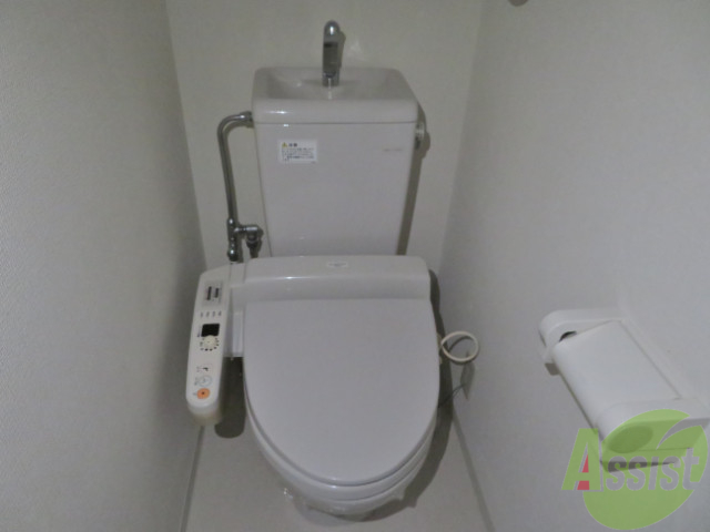 トイレ　ウォシュレット付きのトイレです。シャワートイレは日本の宝。