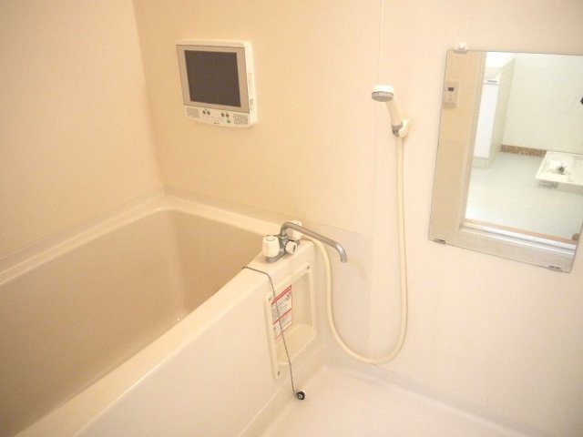 バス・シャワールーム　※浴室テレビは地デジ非対応です。